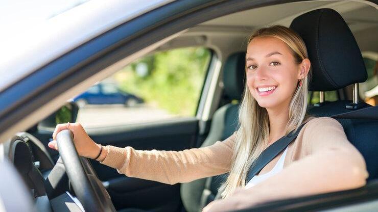 Assurance auto étudiant : s&rsquo;assurer avec un petit budget